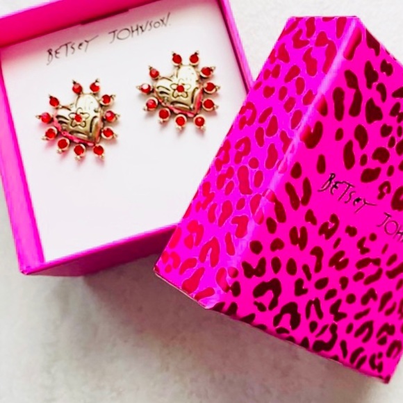 🆕Betsey Johnson Gold-Tone Heart Stud Earrings - Picture 9 of 12